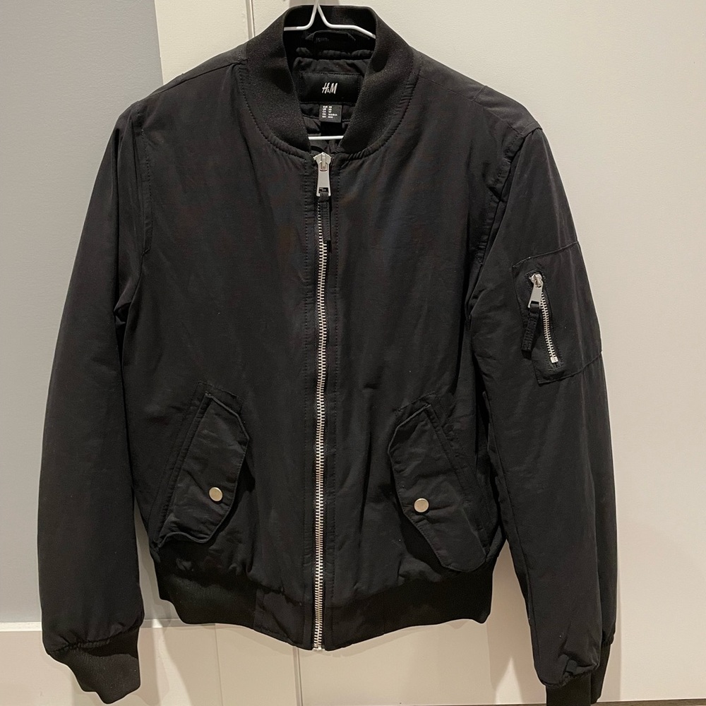 H&M down jacket. Men’s. Black. Size: XS. Used once.
